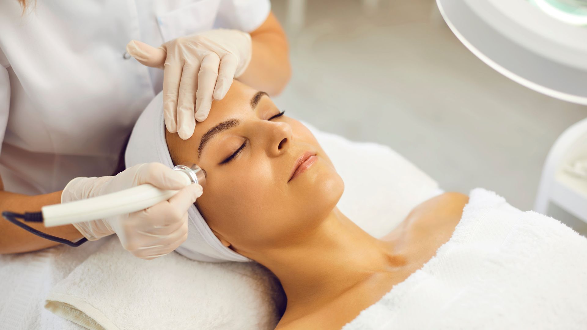 Advanced skin treatment at SKIHT Dehradun