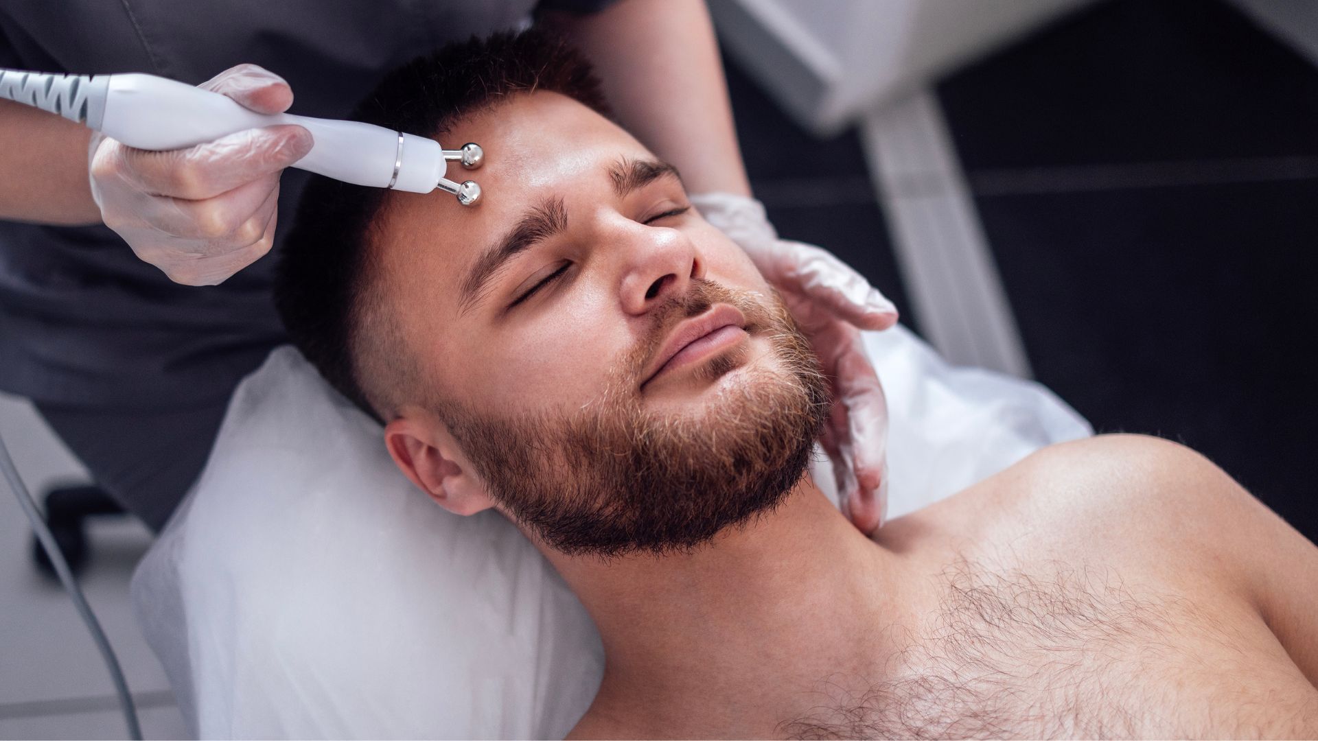 Skin care treatment for men at SKIHT Dehradun